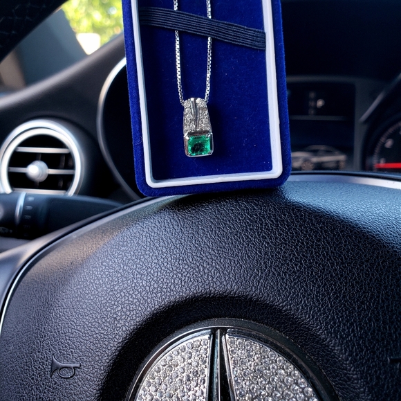 $7,000 Platinum Emerald Diamond Pendant Necklace - Picture 4 of 15